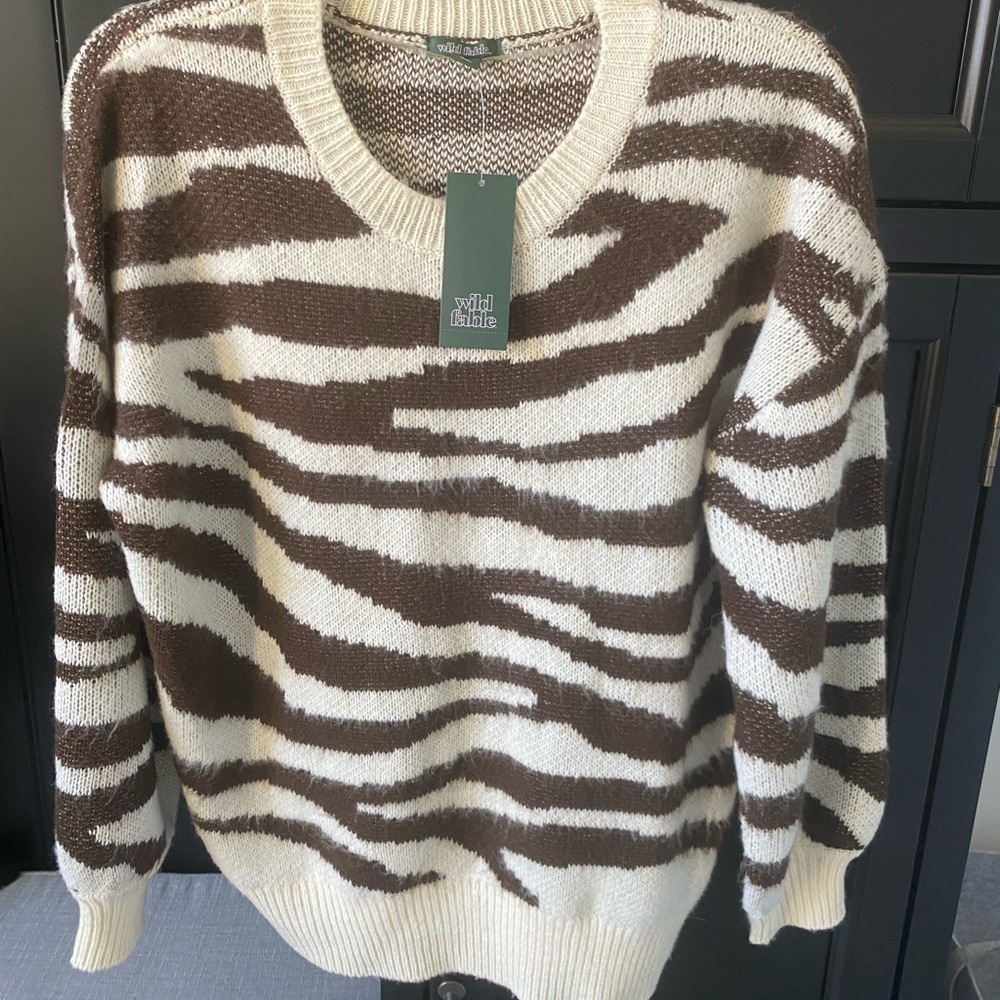 NWT animal print sweater